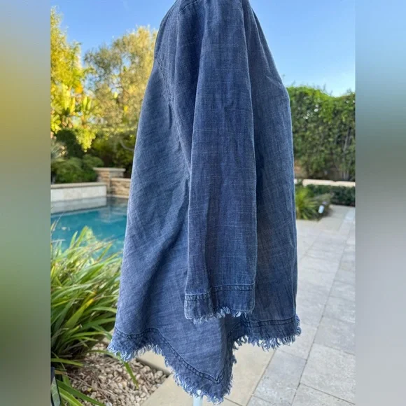 🌺Trina Turk Freyed Blue Top - Picture 3 of 8